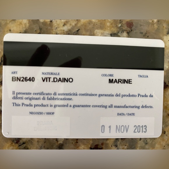 EUC Prada Vitello Daino Leather Side Zip Shopper tote - Picture 17 of 17